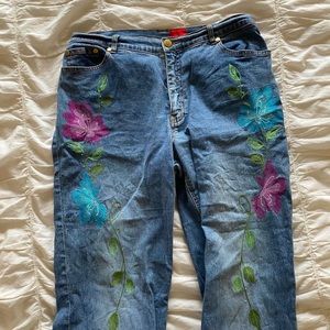 BEAUTIFUL FLOWER EMBROIDERED jeans💐
